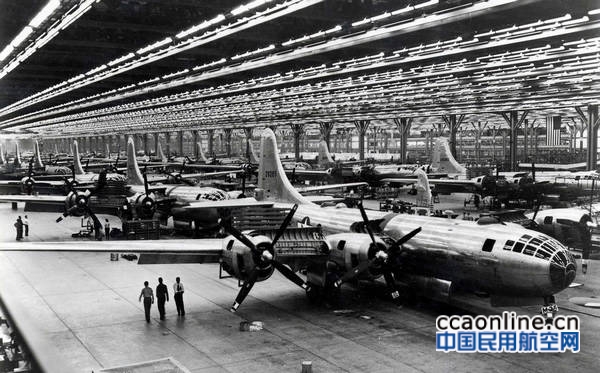 Boeing-Whichata_B-29_Assembly_Line_-_1944-usafhra-copy-1