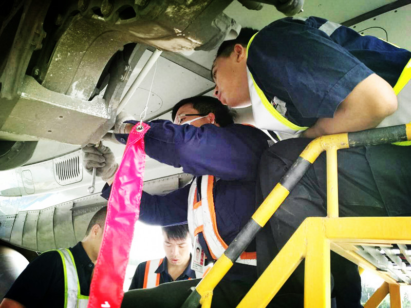 南航新疆机务：36小时襟翼抢修