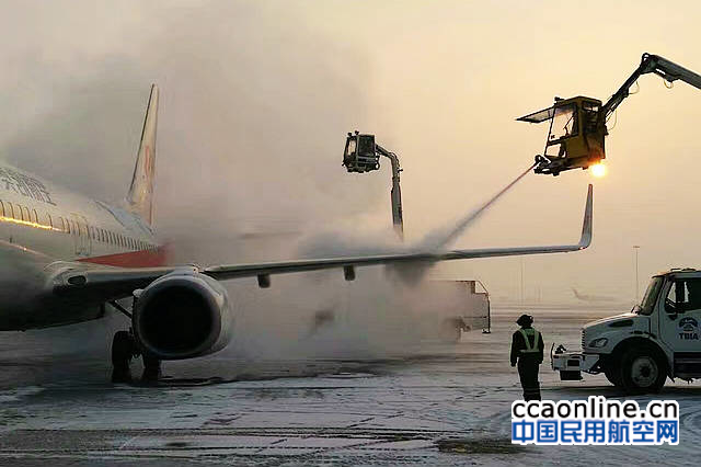 2017年第一场雪，天津机场全力保障航班正常运行