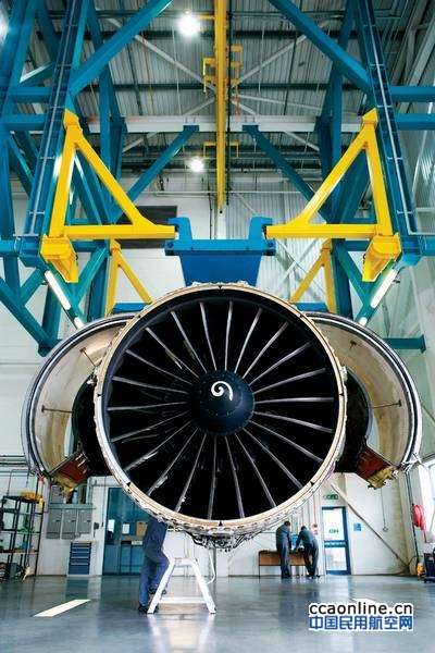 ovh-v-ge90-94b_gantry_112253-200