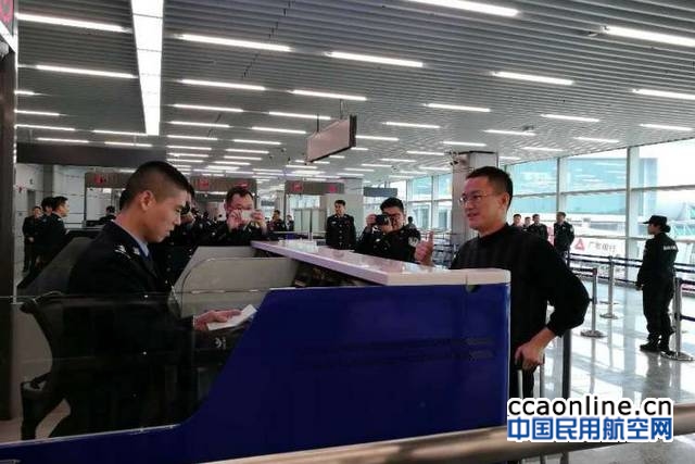 白云机场晋升“六千万级俱乐部”广州海关助力升级