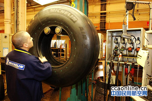 米其林与赛峰集团联合推出首个信息互联飞机轮胎