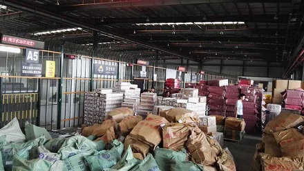 南京机场国内航线全货机保障受赞许