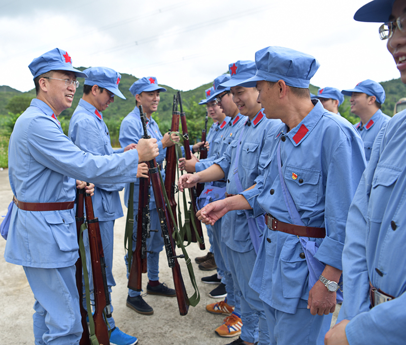 弘扬革命精神 坚定理想信念 ——云南空管分局党员赴百色开展党员党性锻炼有感