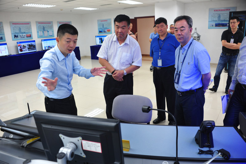 西南管理局党委书记刘军一行到民航二所调研指导工作