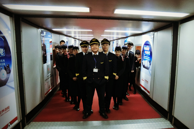 在一万一千米高空中跨年---记东航北京乘务员一次难忘的航班跨年经历