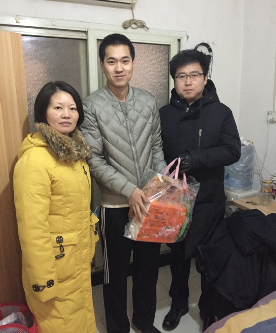 东航北京地服部开展冬季送温暖家访活动