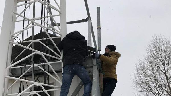 甘肃空管分局在青海互助县架设甚高频测试设备