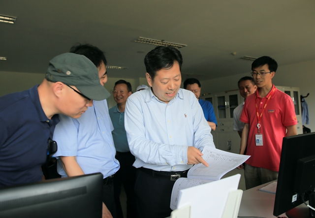 民航空管局副局长李其国赴西沙永兴岛调研