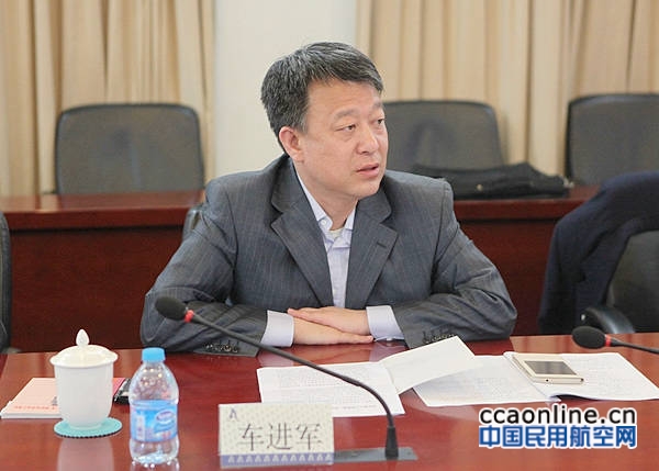 空管局局长车进军赴华北空管局调研重点工程建设