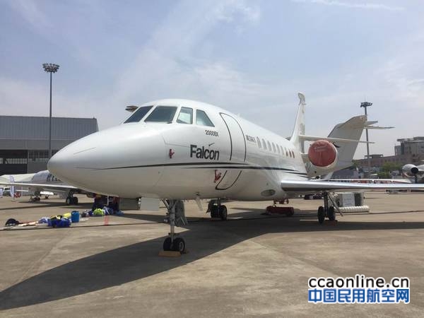 nEO_IMG_a12721453b67ba4d95a3af0bc2fce1c6_