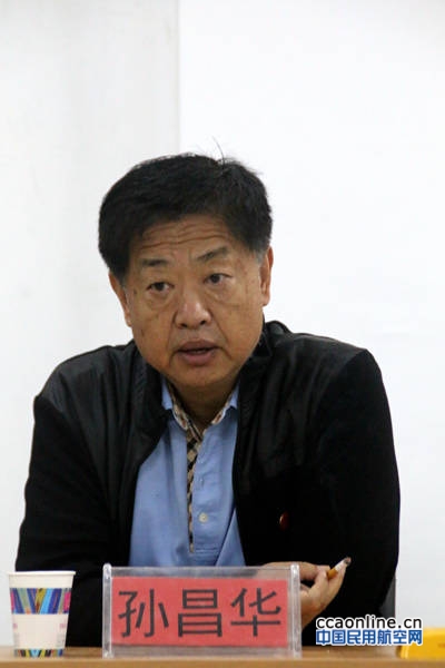 图为自治区国资委党委书记、副主任孙昌华