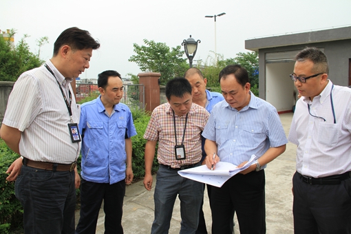 西南空管局副局长陈超到柏鹤寺导航台进行安全检查