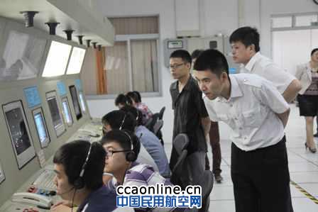 西南多家航空公司机场代表赴粤与全国管制员交流