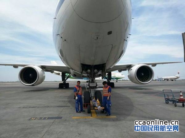 乌鲁木齐机场机务工程部认真保障2016年朝觐包机任务2