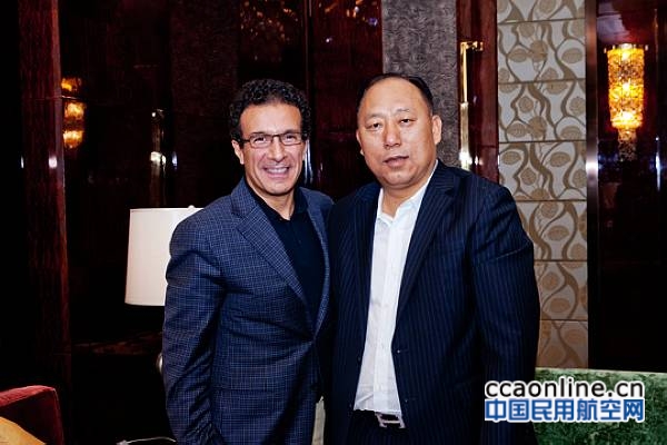 filename_utf-8%e4%ba%91%e5%8d%97%e6%99%af%e6%88%90%e9%9b%86%e5%9b%a2%e8%91%a3%e4%ba%8b%e9%95%bf%e8%91%a3%e5%8b%92%e6%88%90%e4%b8%8e%e7%be%8e%e5%9b%bd%e6%b3%a2%e9%9f%b3%e5%85%ac%e5%8f%b8%e6%96%b0