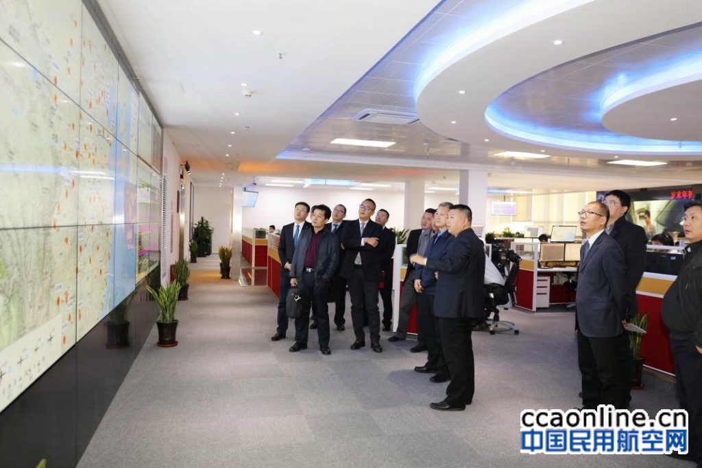 %e5%9b%be%e4%ba%8c-aoc%e5%8f%82%e8%a7%82%e7%8e%b0%e5%9c%ba