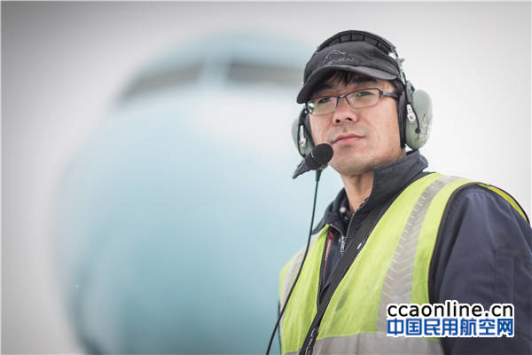 %e5%87%86%e5%a4%87%e6%94%be%e8%a1%8c%e8%88%aa%e7%8f%ad%e7%9a%84%e6%9c%ba%e5%8a%a1%e4%ba%ba%e5%91%98