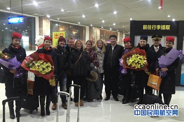 10%e6%99%9a%e8%90%bd%e5%9c%b0%ef%bc%8c%e5%bc%a0%e8%91%a3%e6%a2%81%e6%80%bb%e7%ad%89%e9%ab%98%e7%ae%a1%e4%ba%b2%e8%87%aa%e6%8e%a5%e6%9c%ba%ef%bc%8c%e5%a4%96%e5%9b%bd%e5%8f%8b%e4%ba%ba%e7%bb%99%e4%ba%88