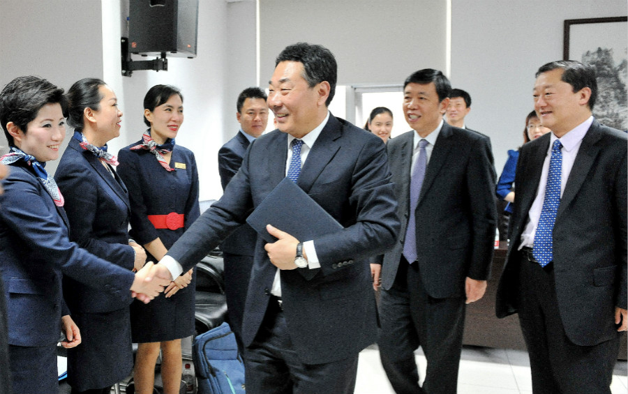 东航举办优秀三长代表现场交流暨劳模创新工作室授牌活动