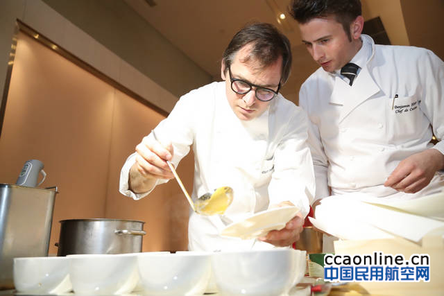 %e5%a5%a5%e5%9c%b0%e5%88%a9%e7%b1%b3%e5%85%b6%e6%9e%97%e5%a4%a7%e5%8e%a8max-stiegl%e4%b8%ba%e5%9c%a8%e5%ba%a7%e5%98%89%e5%ae%be%e7%b2%be%e5%bf%83%e5%87%86%e5%a4%87%e8%8f%9c%e5%93%81