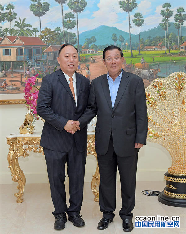 柬埔寨首相洪森接见云南企业家董勒成