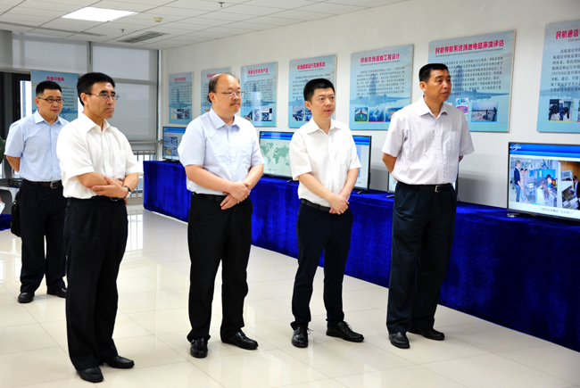 会前,陈布科书记,关立欣院长一行还参观了民航二所科研中心,所史展厅