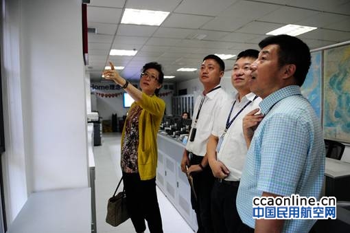 20170627%e8%8c%83%e4%b8%bb%e5%b8%ad%e6%85%b0%e9%97%ae%e4%b8%80%e7%ba%bf-%e6%91%84%e5%bd%b1%ef%bc%9a%e4%b8%a5%e8%bf%9e%e5%b9%b3-115