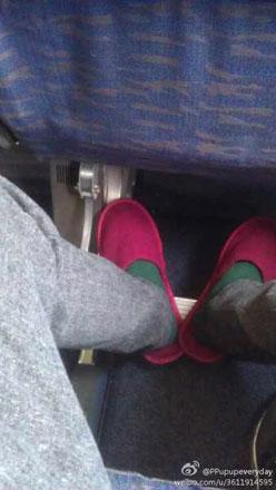 民航贫论：坐飞机么，挤挤更健康