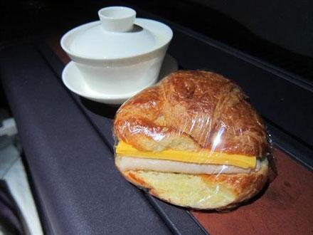 民航贫论：《一斛珠·5刀的“香槟”》