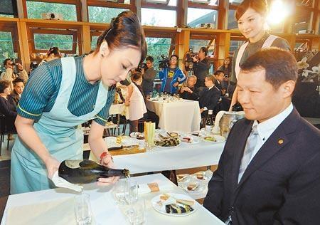 民航贫论：《一斛珠·5刀的“香槟”》