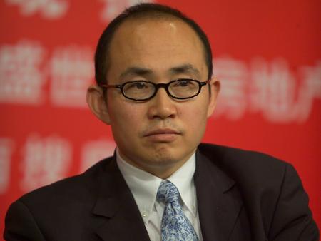 民航贫论:宁当汉奸也不反抗的小潘,还会打人?