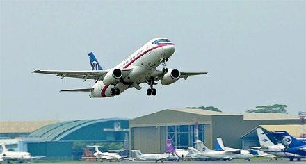 民航贫论：买飞机，还是圈地？