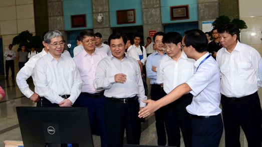 冯正霖赴中国航天科技集团调研