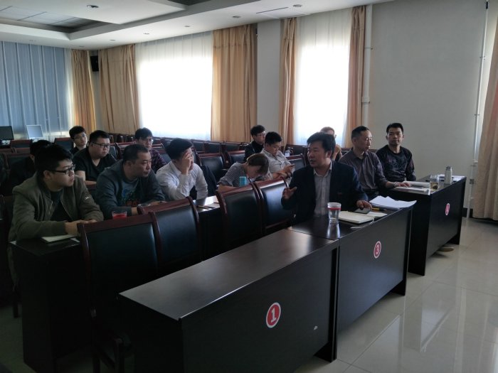 呼倫貝爾空管站管制運行部進行《民用航空空中交通管理規則》（CCAR