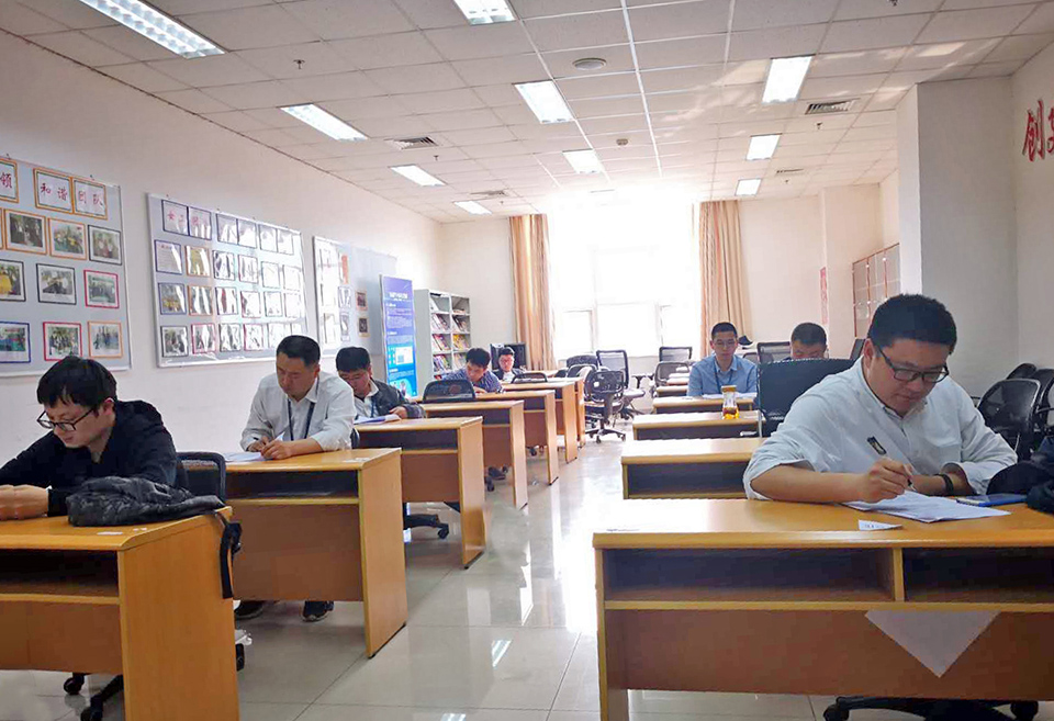 華北空管局飛服中心開展對新版《民用航空空中交通管理規則》考試