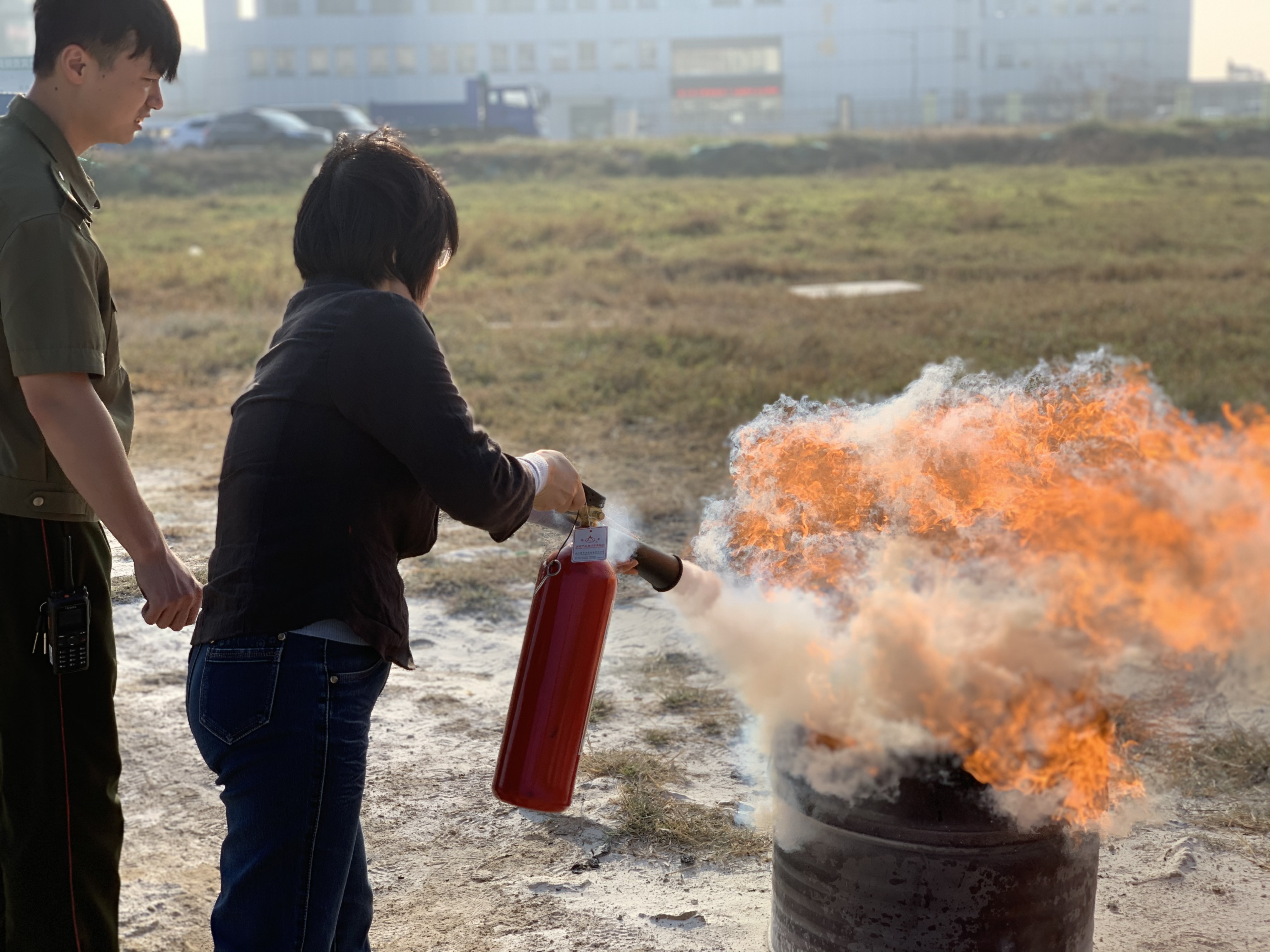 防患于未"燃"—民航珠海空管站开展消防器材使用操作专项培训